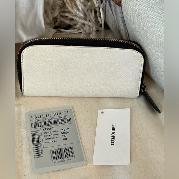 Emilio Pucci Ivory Leather Zippy Key Case Pouch w/Key Ring⭐️NIB W/DUST BAG - Picture 1 of 9